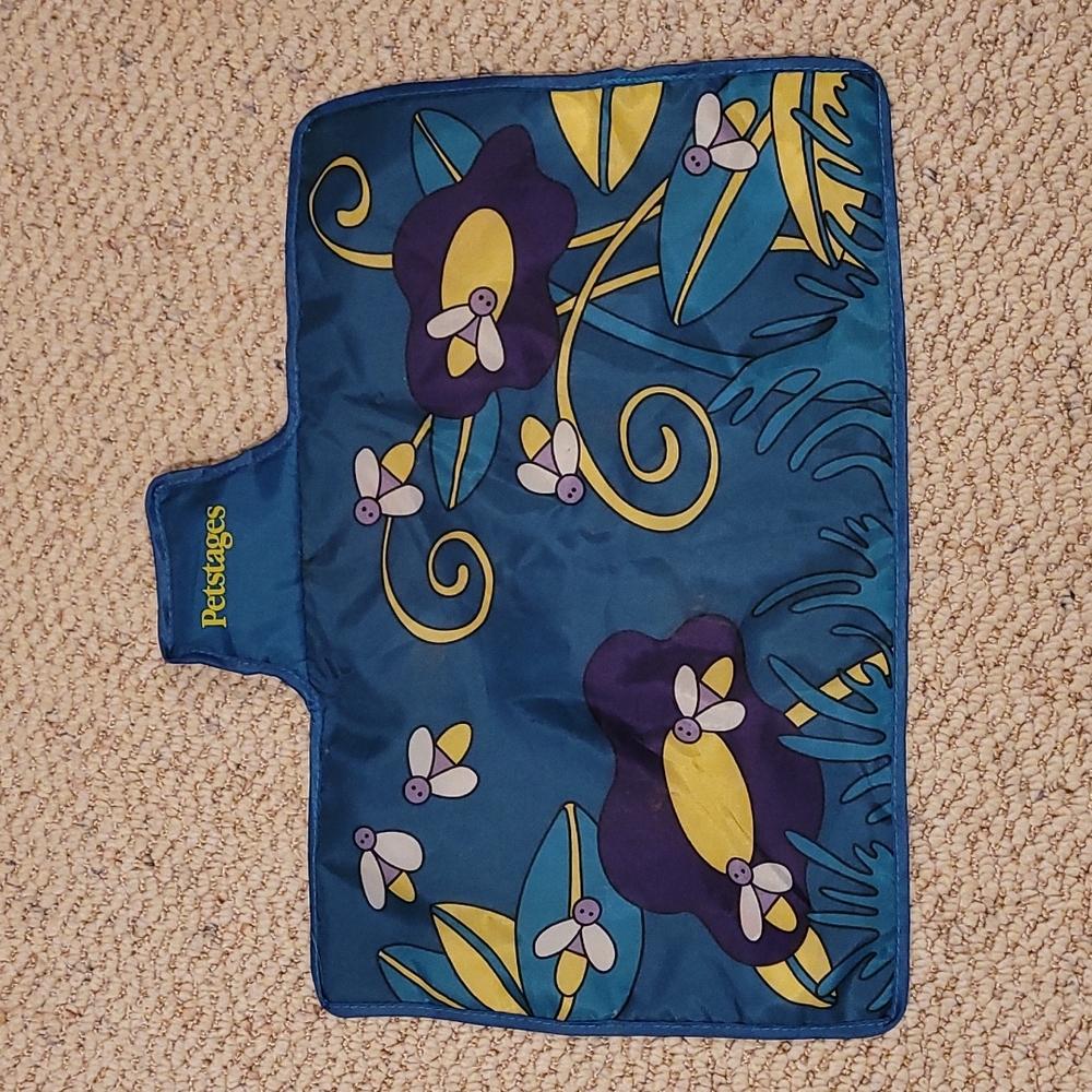 Petstages Nighttime Flashing Firefly Mat
